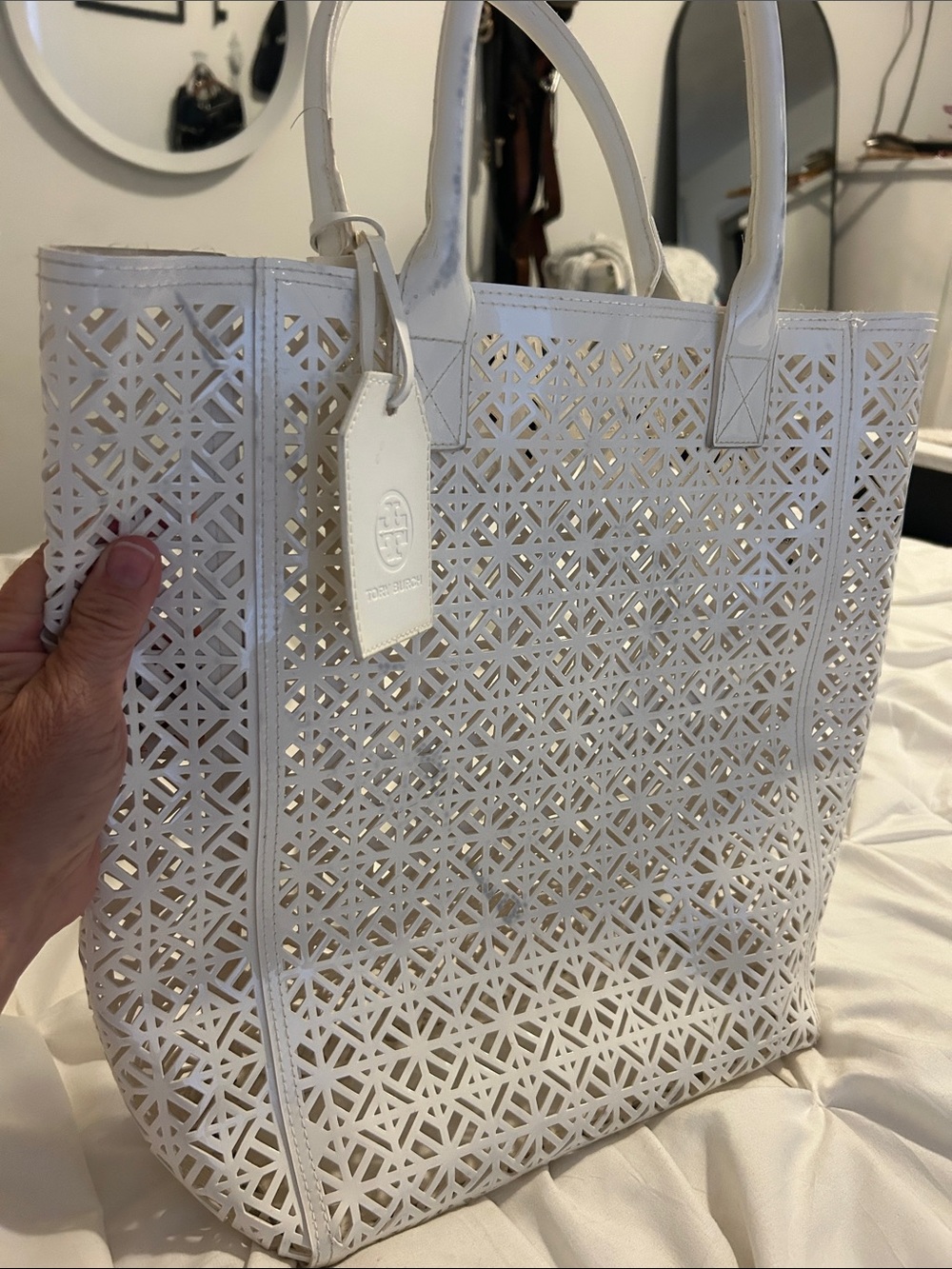 White Laser-Cut Tote Bag with Tag - Picture 1 of 3